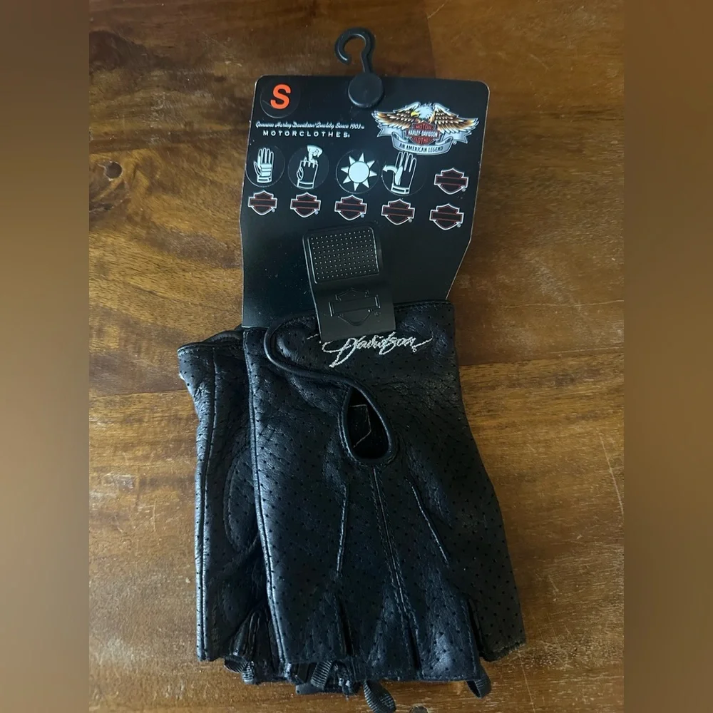 Harley-Davidson Black Perforated Leather‎ fingerless Riding Gloves size small